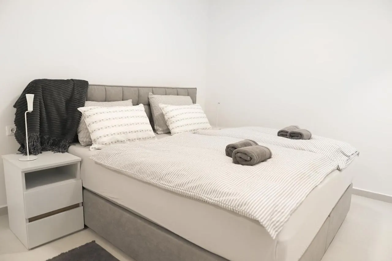 Brand New Apartment With Private Pool Njivice 0*,