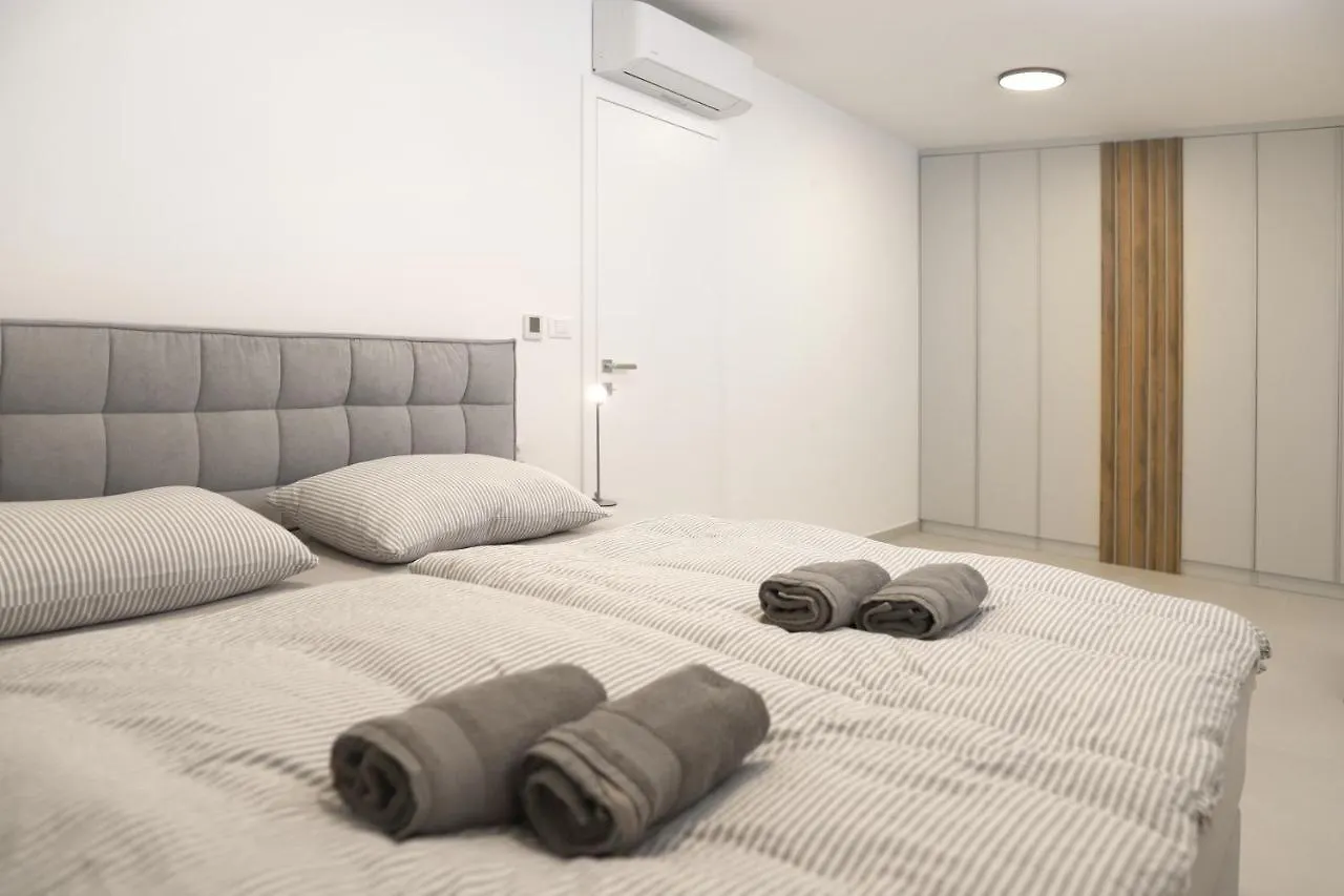 Brand New Apartment With Private Pool Njivice